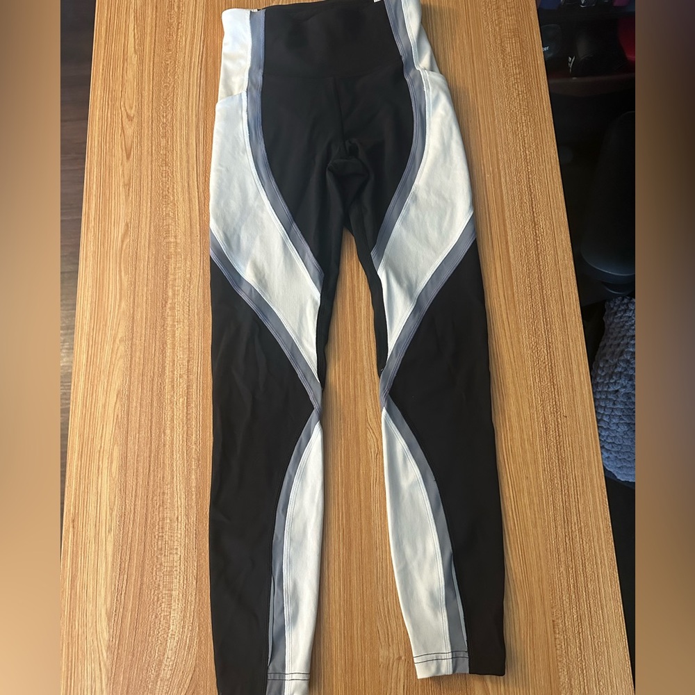 Lululemon Fitness Run Speed Up Tight Pant Size 2